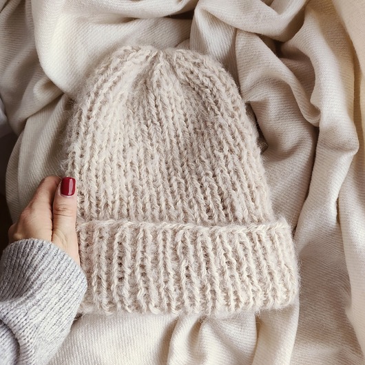 czapki damskie Beżowa czapka wełniana z wiskozą alpaką i wełną merino