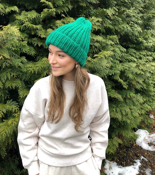 czapki damskie Wełniana zielona czapka Lily long 100% wełna handmade ręcznie robiona