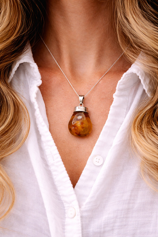 wisiory Naszyjnik z naturalnego bursztynu bałtyckiego, Zawieszka bursztynowa, Bursztyn