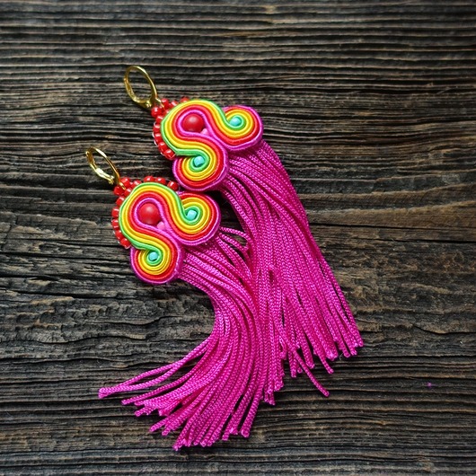 Kolorowe kolczyki soutache z chwostami Mró Soutache