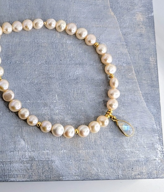 złote naszyjniki Perły z zawieszką z kamieniem księżycowym