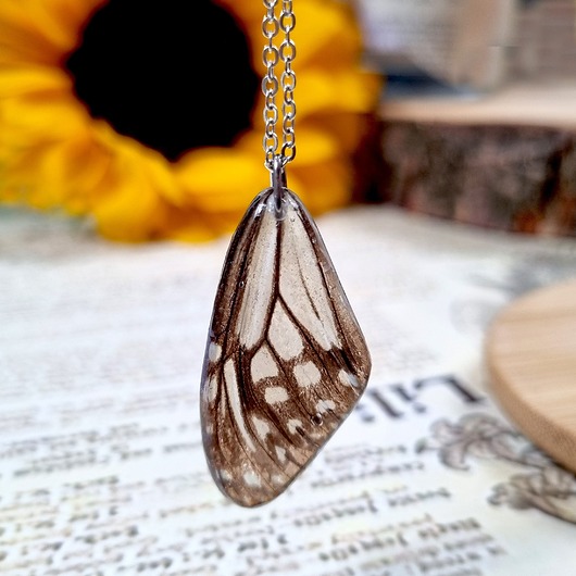 naszyjniki - inne Naszyjnik ze skrzydłem motyla