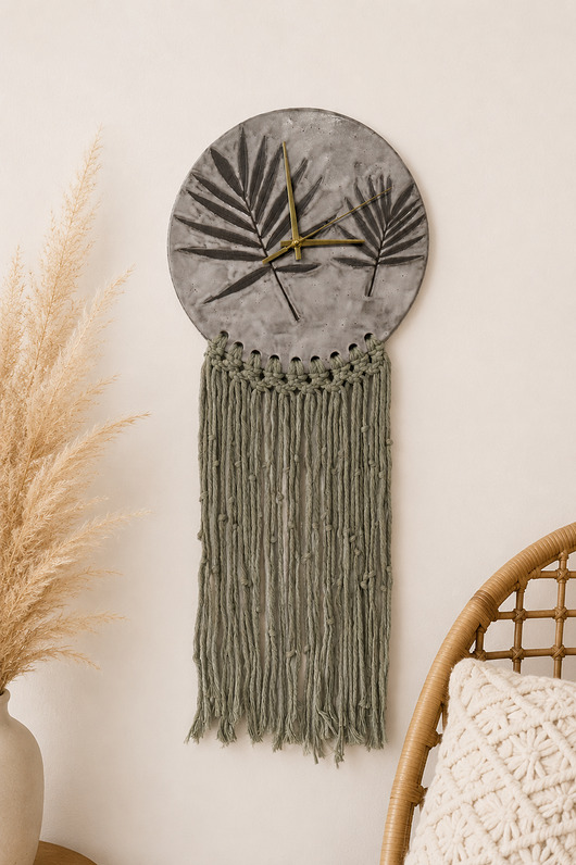 Ozdoby na ścianę Ceramiczny zegar ścienny z makramą handmade liście palmy