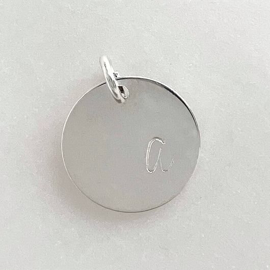wisiory Personalizowana zawieszka z literką blaszka 12 mm srebro 925