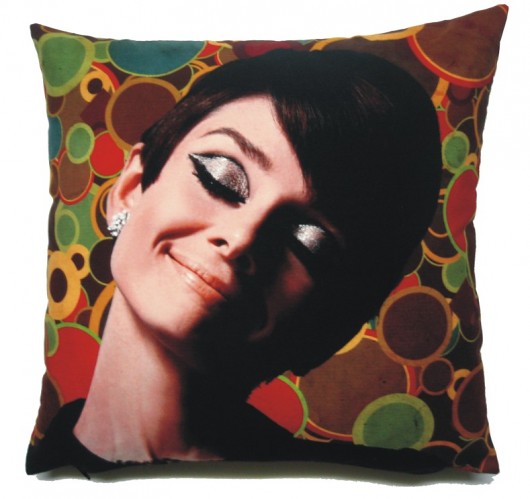 Poduszka z Audrey Hepburn Gaul Designs