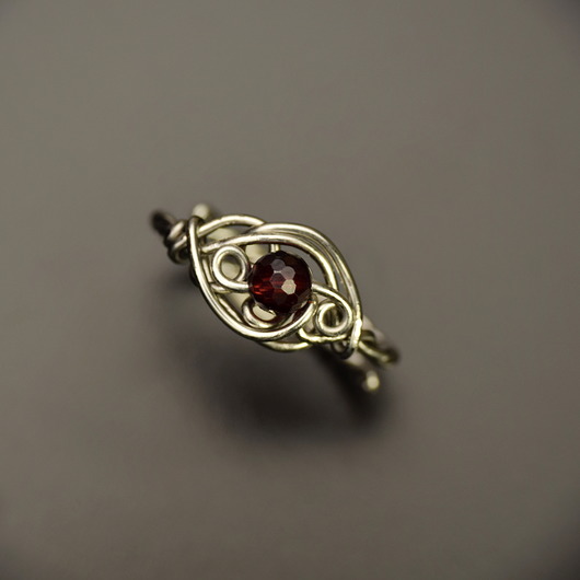 pierścionki - różne Pierścionek regulowany granat wire wrapping