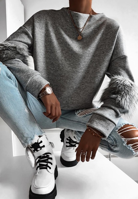 swetry damskie  Dzianinowy sweter z futerkiem - szary