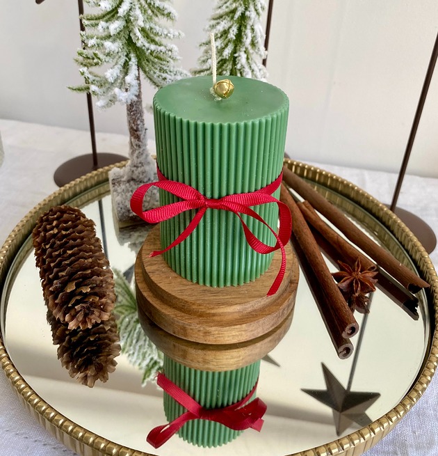 świeczniki i świece Świeca ekologiczna sojowa dekoracyjna walec "Linea" 84x70mm zielona