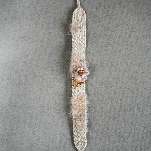 bransoletki - inne Bransoletka tkana z nici - miękki beż i subtelne złoto