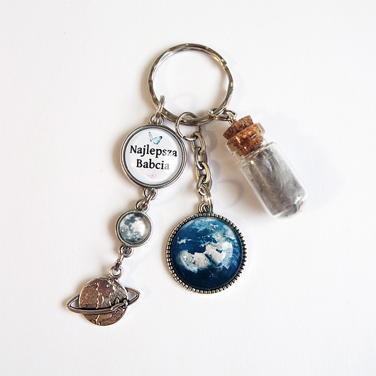 breloki Breloczek - Babcia, ziemia, fiolka
