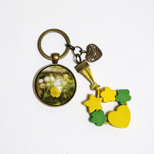 breloki Breloczek - Żółty kwiat, serce