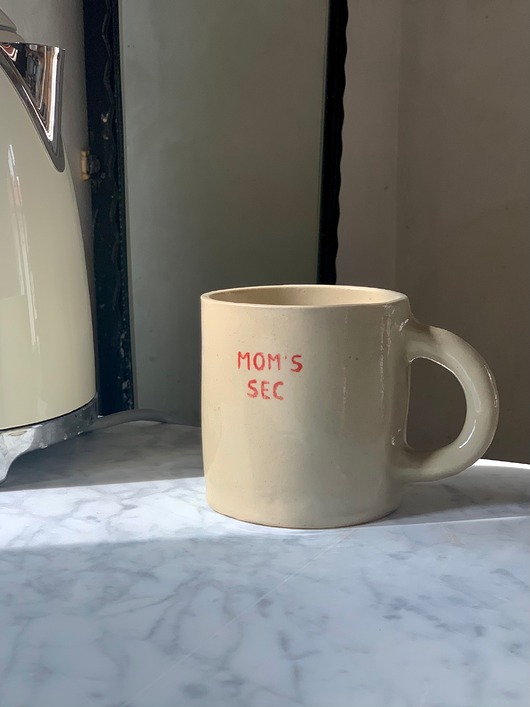 kubki i filiżanki Duży Ceramiczny Kubek Handmade 420 ml Beżowy z Napisem Mama