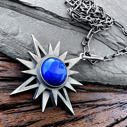 wisiory Duży, srebrny wisior Gwiazda Wenus z lapisem lazuli 12 mm