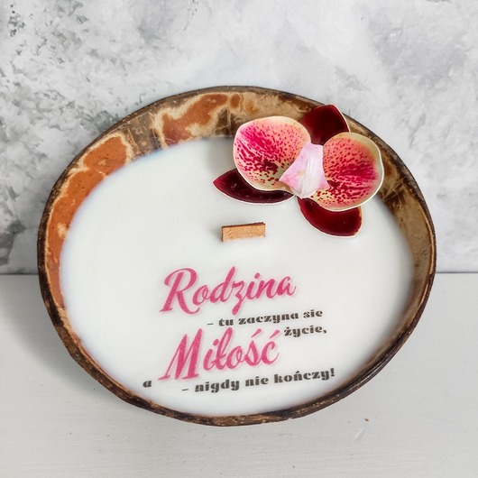 świeczniki i świece Świeczka w kokosie Rodzina & Miłość