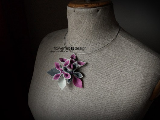 kwiaty bzu -naszyjnik FlowerFelt Design
