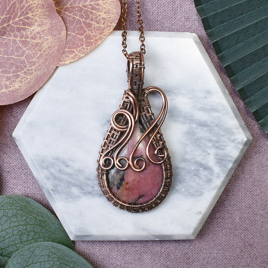 wisiory Miedziany wisiorek wire wrapping z rodonitem #453