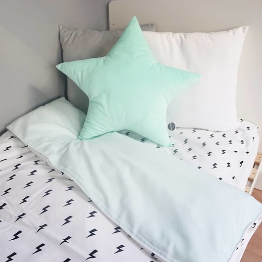 Poduszka gwiazda Velvet miętowa Nukko Design