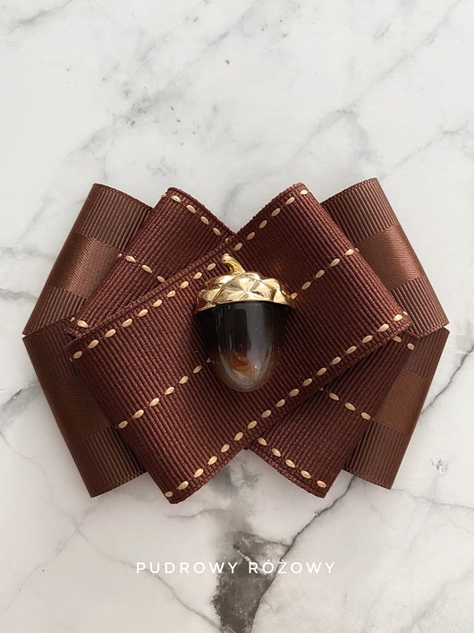 broszki Brosza z delikatnym jesiennym żołędziem