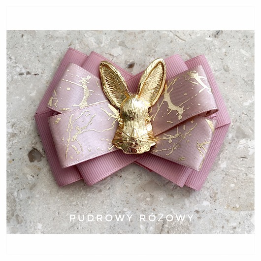 broszki Brosza   z Królikiem z Alicji w krainie czarów NEW