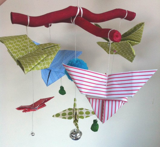 mobil/ karuzela z latającymi motylami origami MoiMili
