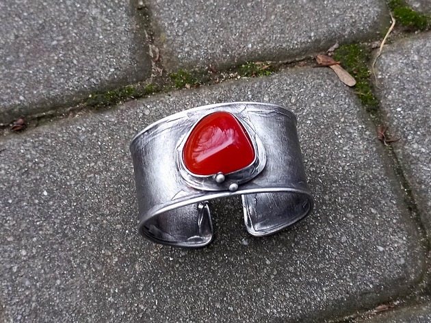 Na pomarańczowo - bransoleta regulowana po drugiej stronie lustra