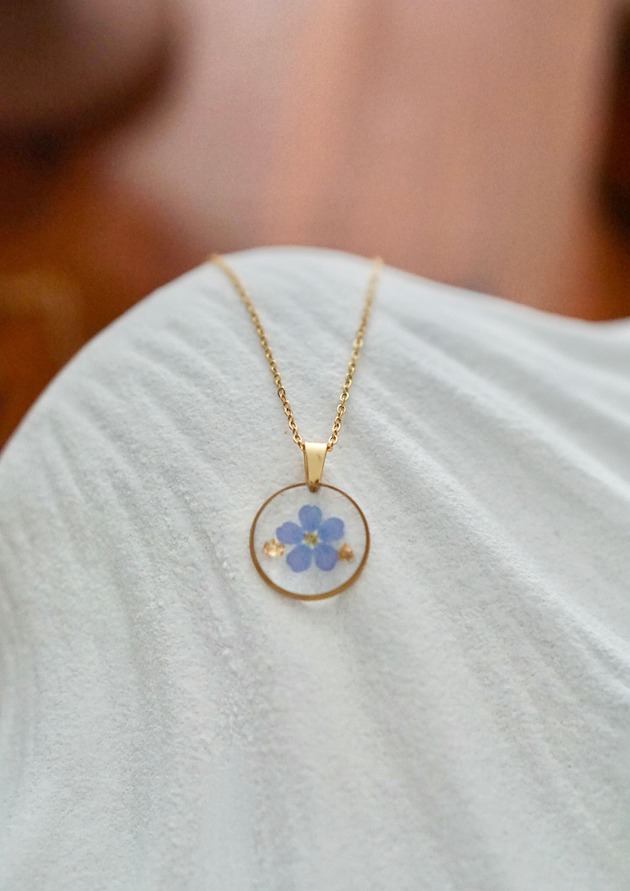 złote naszyjniki Naszyjnik z niezapominajkami