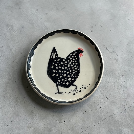 patery i talerze Ręcznie wykonany talerz ceramiczny z kurką 15,5