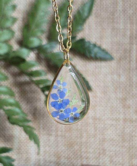 wisiory Złoty wisiorek prawdziwe kwiaty zawieszka łezka łza niezapominajki