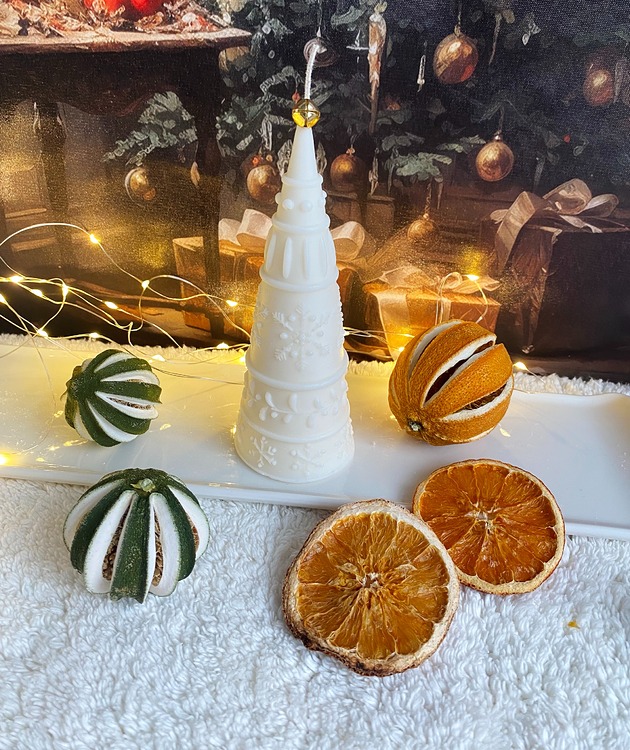 świeczniki i świece Świeca ekologiczna sojowa dekoracyjna "Christmas Tree " 150x60mm