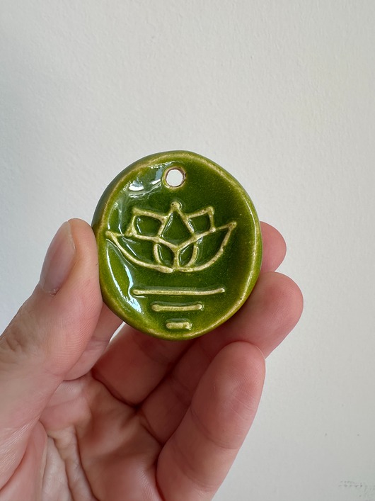 akcesoria różne Kamień antystresowy, worry stone, gładzik, kciukowiec