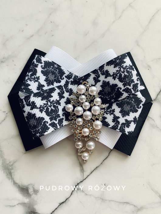 broszki Brosza z  ozdobą wysadzaną perłami New