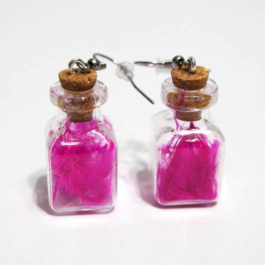 kolczyki szklane Kolczyki fiolki - amarantowe piórko