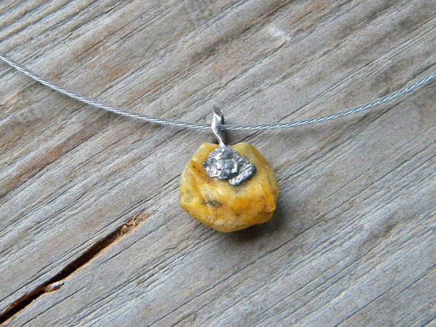 naszyjniki - inne Surowy bursztyn  - naszyjnik