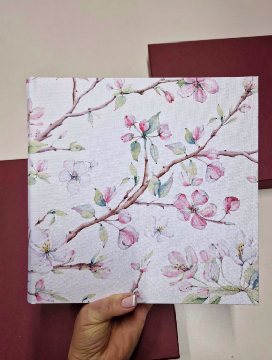 notatniki i albumy Album na zdjęcia Wiosna  25x25 cm 60 białych kart