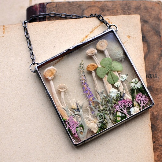 Ozdoby na ścianę Urocza łączka - dekor z grzybkami