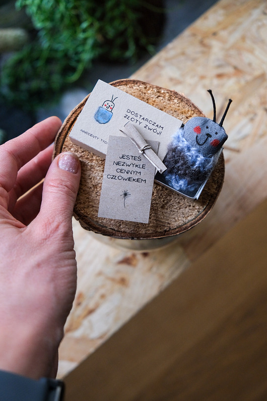kartki scrapbooking Masz wiadomość Jesteś cenny - wesoła kartka INNOCENTY tyciTulek