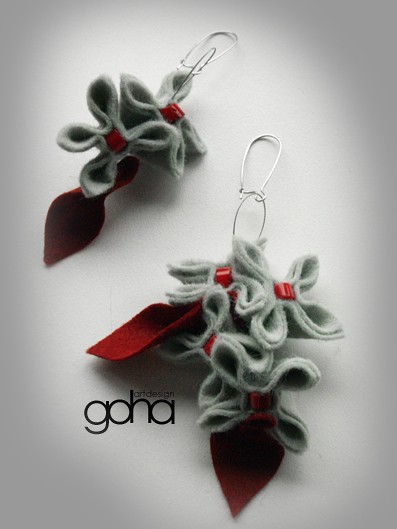 Grey with red FlowerFelt Design