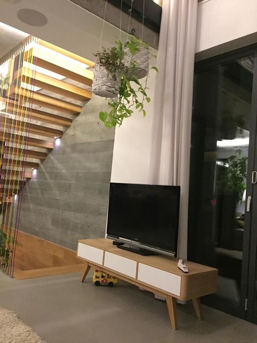 Szafka Telewizyjna 3/4 - Niska Szafka RTV / Szafka Pod Telewizor 152cm Drevutnia