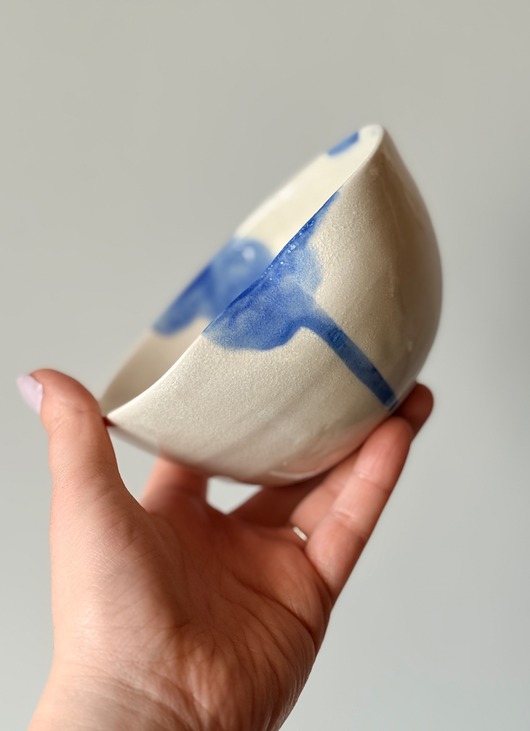 miski i misy Miska z niebieskim akcetem