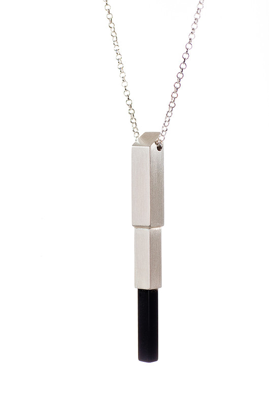 wisiorek z kolekcji EDGY/ SILVER Daria Siwiak Jewellery
