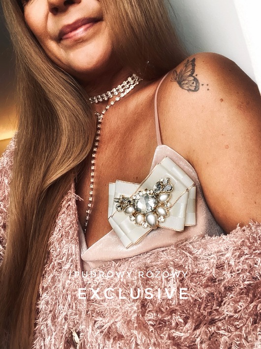 broszki Kolekcja  Exclusive  Brosza z ozdobą  z kryształami i perłami  NEW