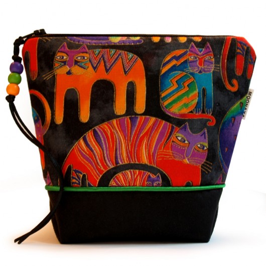 kosmetyczka - złocone koty Laurel Burch - czarna MOONAXA