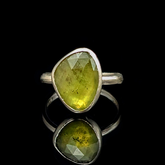 pierścionki srebrne Pierścionek subtelny szafir zielony