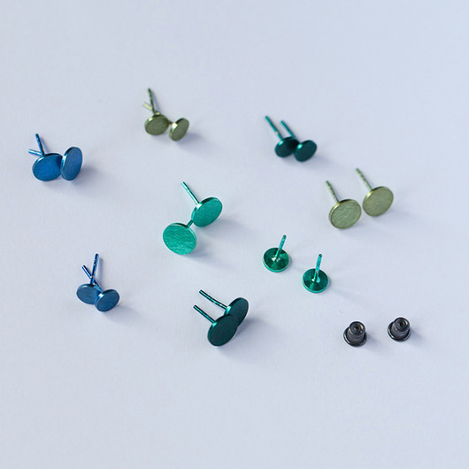Kolczyki srebrne PINY kolor 6/8mm niebieskie Marta jewelry