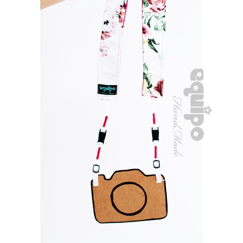 Camera Strap Flower on white equipo