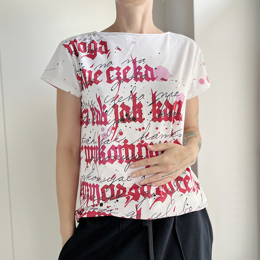 t-shirt damskie Kaligrafia czerwona fullprint Biały Oversize