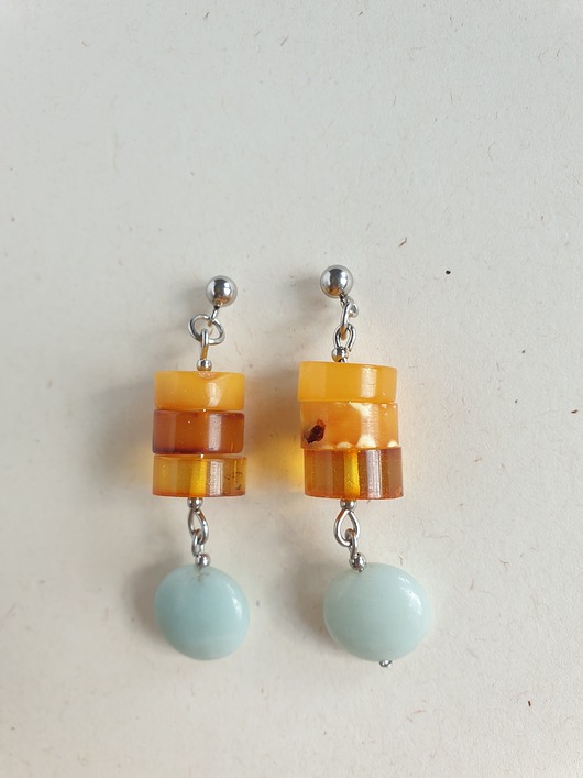 kolczyki z kamieniami Kolczyki z bursztynem i amazonitem, regularne
