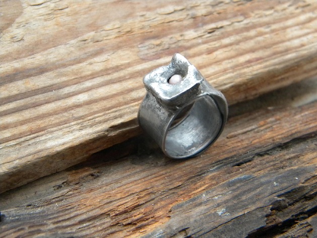 pierścionki - różne Różowy opal  w poduszce   - pierścień