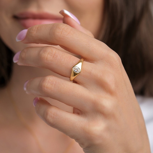 pierścionki złote Pierścionek "Queen" z cyrkonią - srebro 925 pozłacane