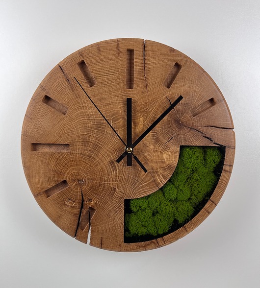 zegary Dęboawy zegar wiszący z chrobotkiem reniferowym i żywicą